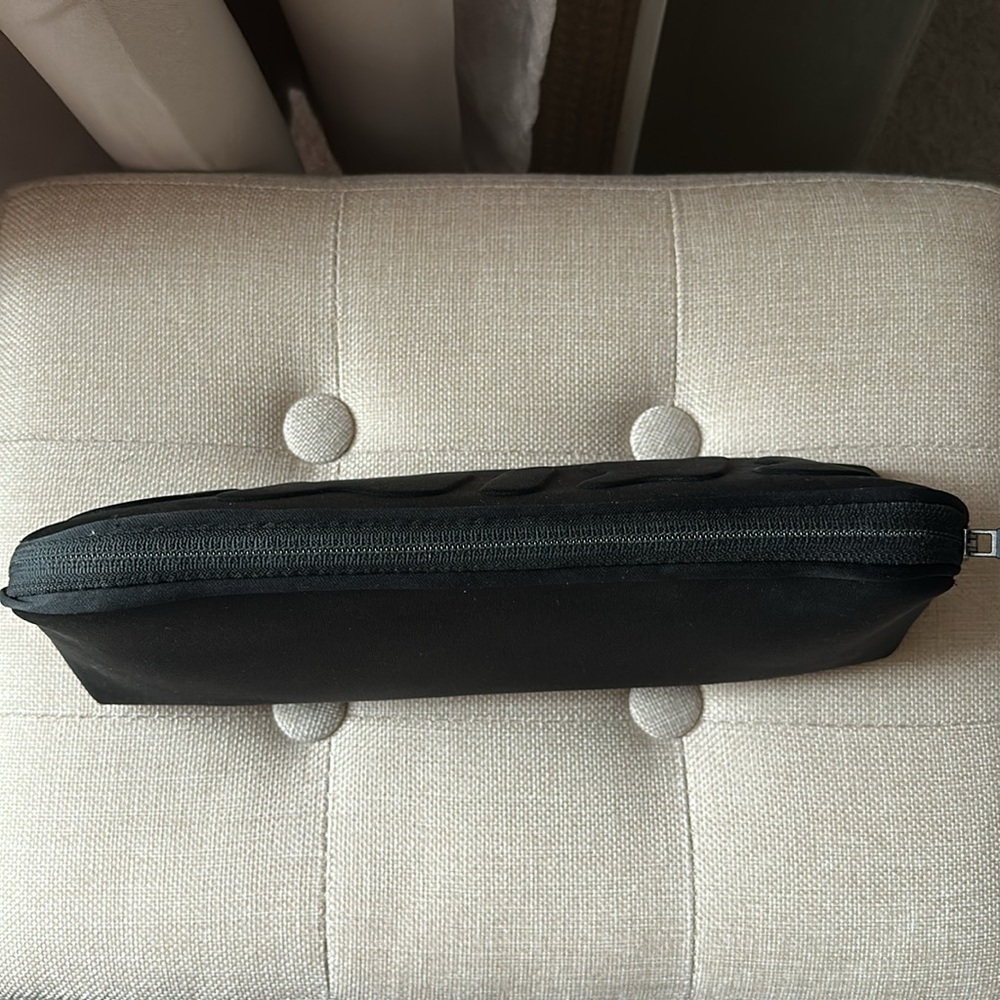 SKIMS Black Neoprene Pouch - Picture 4 of 8